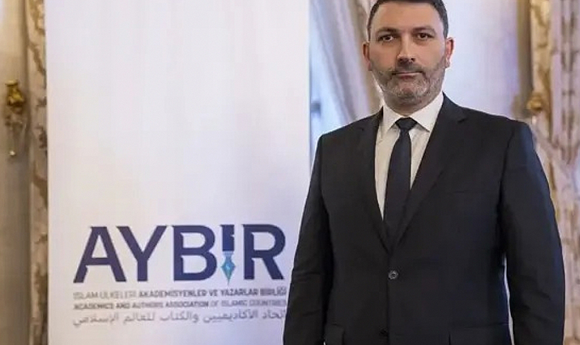 İslam Ülkeleri Akademisyen ve Yazarlar Birliği Yeni Genel Başkanı Doç. Dr. Ebubekir CEYLAN Kimdir?